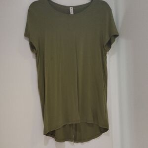 Lululemon Athletica Green Short Sleeve Tee
